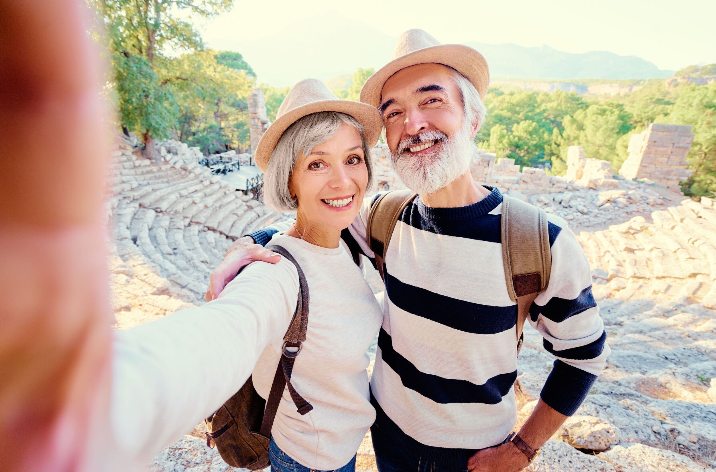 old couple traveling ruins resized